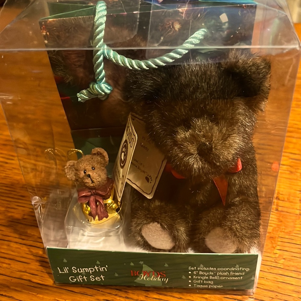 Boyd’s Bear holiday Collection. Lil’ Sumptin Gift Set.